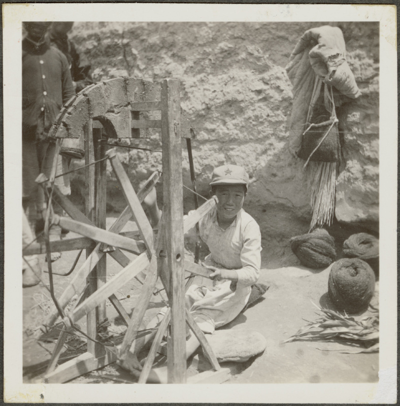Red vanguard spinning wool in Kansu, China